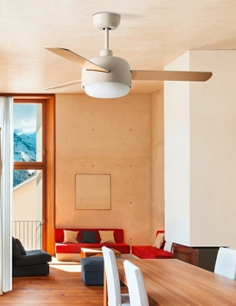 Klar ventilatore da soffitto con luce
