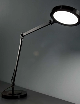 Futura lampada da tavolo orientabile