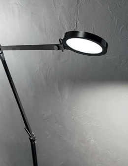 Futura piantana orientabile