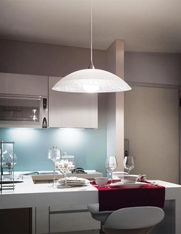 Lana sospensione con decorazioni