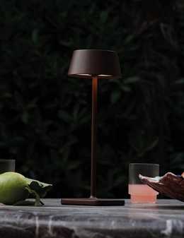 Pure lampada da tavolo da esterno