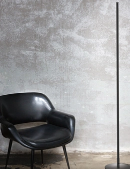 Yoko lampada da terra minimal