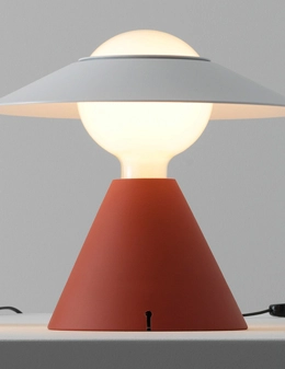 Fante lampada da tavolo di design