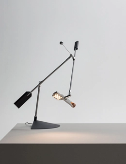 Halley lampada da tavolo di design