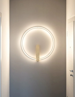 Leggera applique moderna