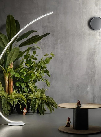 Iole lampada da terra di design