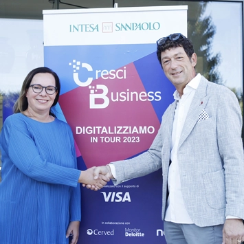 Digitalizziamo Intesa Sanpaolo: un premio importante per Progetti in Luce