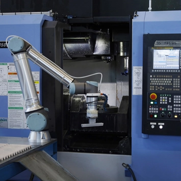 Digitalizziamo Intesa Sanpaolo: un premio importante per Progetti in Luce