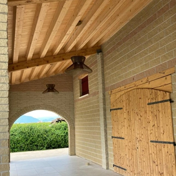 Illuminazione professionale di una location per eventi e cerimonie