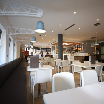 Illuminazione professionale su misura per un locale a Caorle