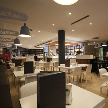 Illuminazione professionale su misura per un locale a Caorle