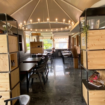 Illuminazione decorativa per la terrazza di un ristorante