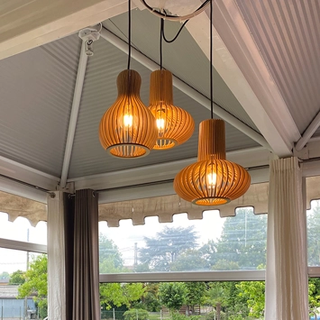 Illuminazione decorativa per la terrazza di un ristorante