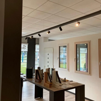 Illuminazione e lampade su misura per uno showroom